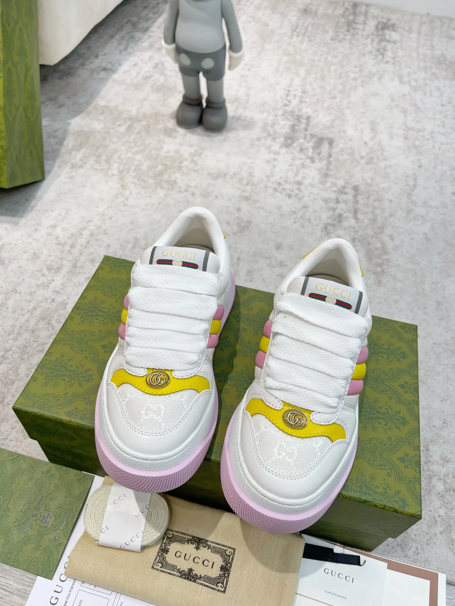 👟👟Ex-factory price 660👟👟Gucci's latest chubby thick-soled dirty shoes~~couple casual shoes, 6cm height-increasing shoes~~ The upper is stained cowhide stitched with classic double G cloth fabric, the terry cloth is delicate and sweat-absorbent and breathable, the foot pad is integrated with latex injection molding, 6cm thick T👟👟Ex-factory price U two-color sole✅ 35-40